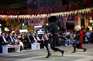 Siyah İnci İçin Görkemli Festival Başladı